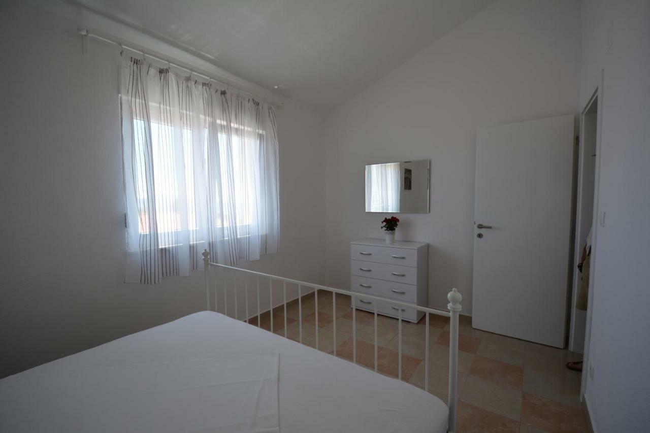 Apartments Otok 2 Trogir Eksteriør billede
